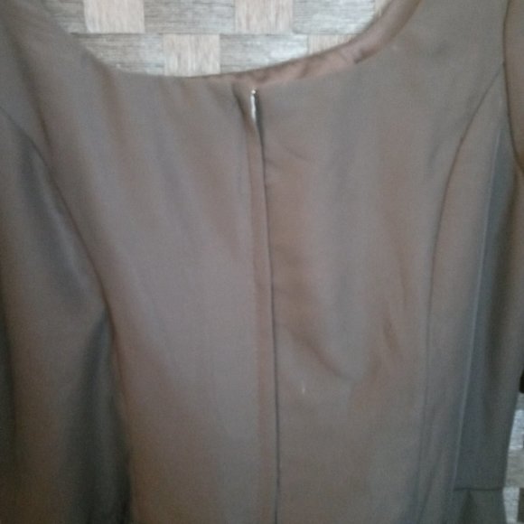 Size 16 black formal gown - Picture 5 of 5